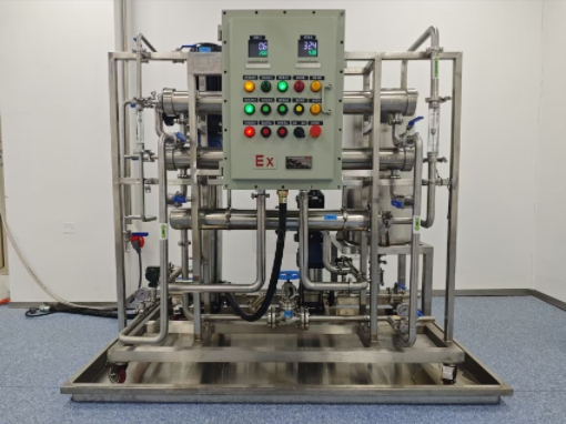 Membrane separation technology for extracting colistin sulfate